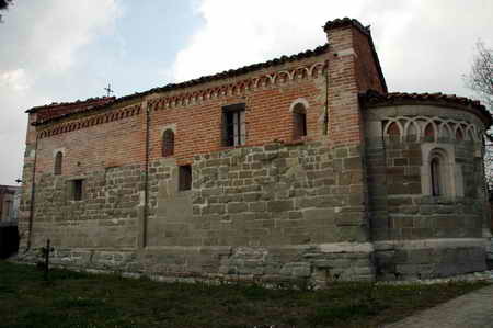 Albugnano_chiesa_rom_7817